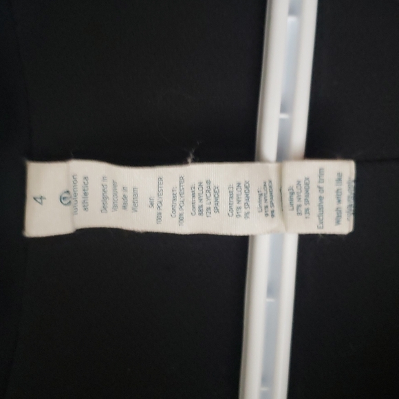 Lululemon Run: Bandit Jacket- Petal Pop Multi/black, size 4 jacket - Picture 6 of 7